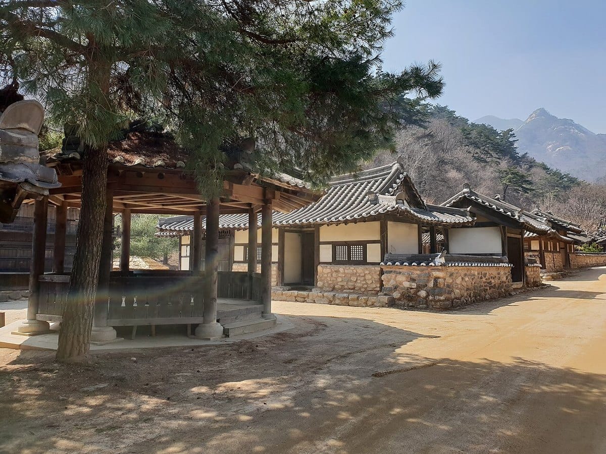 Joseon-era village set at the Mungyeongsaejae Open Set